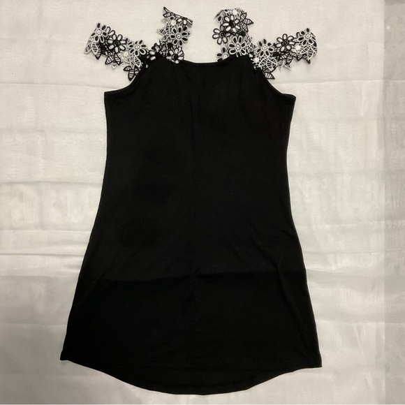 NWOT SHEIN Embroidered B&W Lace Floral Patchwork Cold Shoulder Hollow Out Mini S - Picture 11 of 13